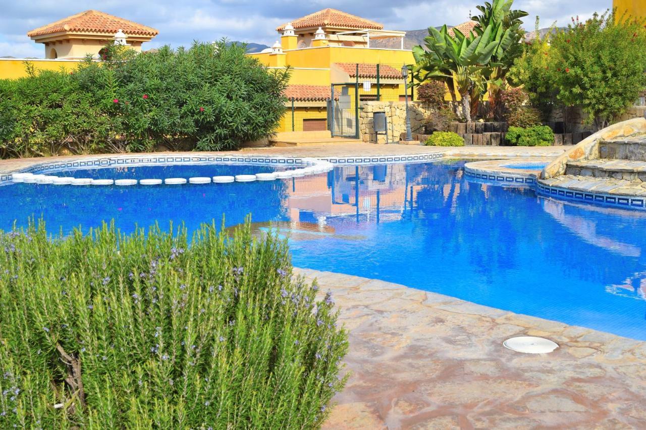 Apartamento Con Hermoso Jardin Y Ac Isla Plana Extérieur photo